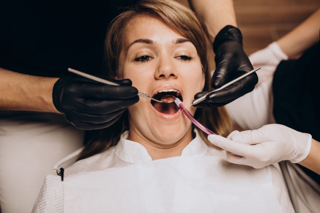 Leczenie kanałowe zębów jest jednym z najczęściej wykonywanych zabiegów stomatologicznych