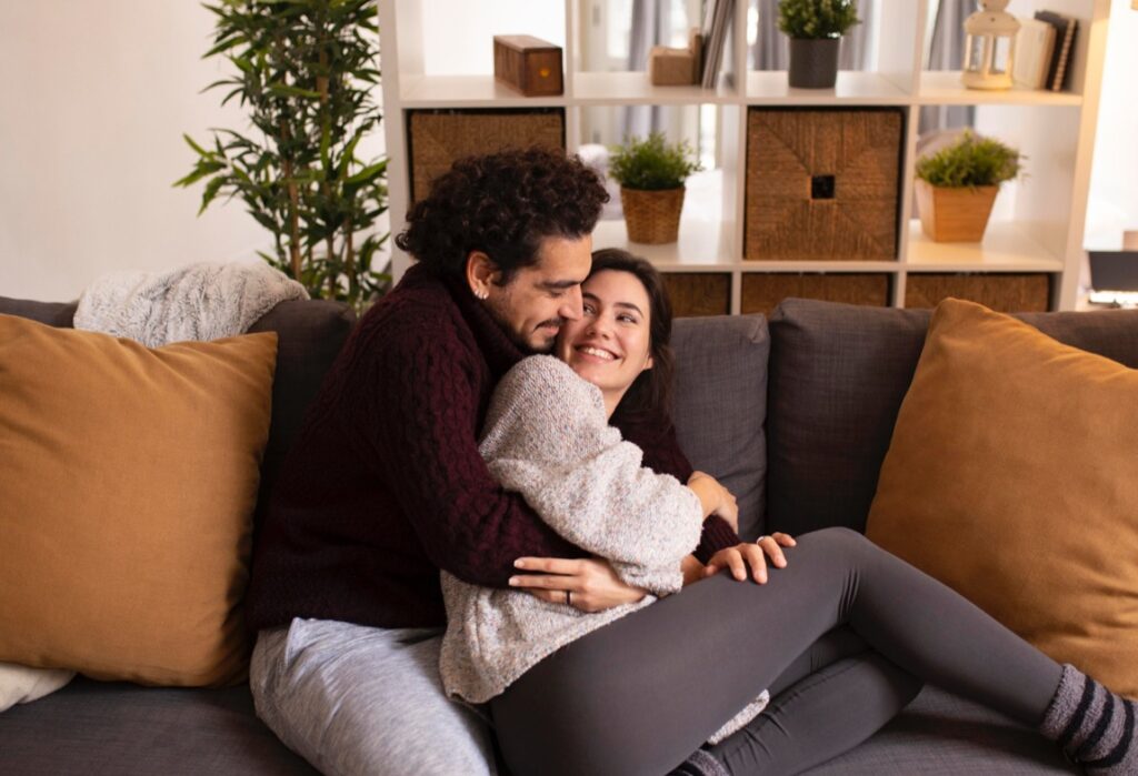 Umowy najmu mieszkań są kluczowym elementem rynku nieruchomości, który dotyczy zarówno wynajmujących, jak i najemców