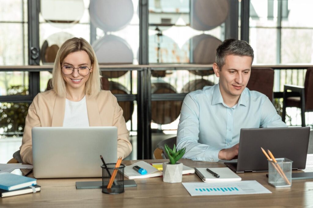 Wybór odpowiedniego laptopa do zastosowań biznesowych nie jest łatwym zadaniem